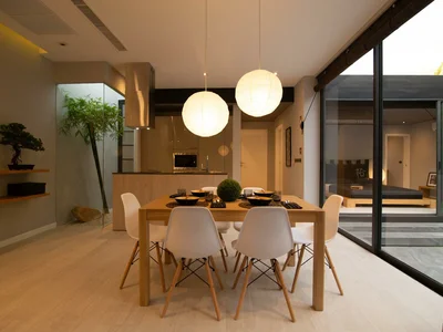Complejo residencial Modern apartments and villas with swimming pools and Japanese Zen garden, Bang Tao, Phuket, Thailand