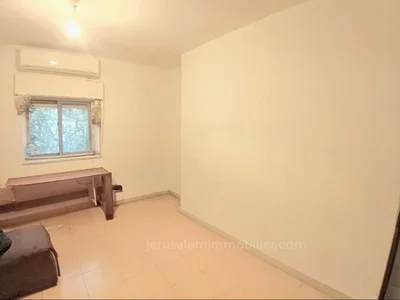 Residential quarter Rez de jardin rare avec jardin privatif cadastre au coeur de beit hakerem jerusalem immobilier 026786595