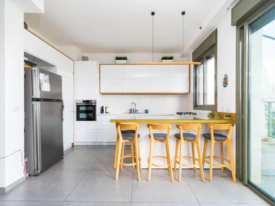 Quartier résidentiel Magnifique penthouse 4 pièces avec terrasse 80m2 soucca