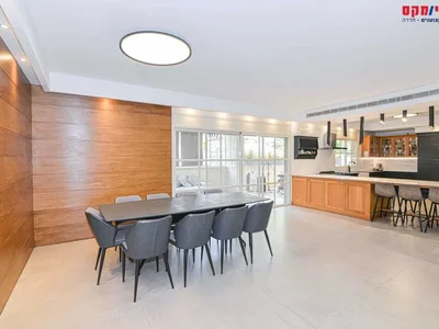 Quartier résidentiel Un penthouse d'exception dans un immeuble d'exception au centre-ville de hadera, rue bialik