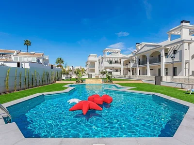 Edificio de apartamentos Apartamentos modernos con jardines privados en Ciudad Quesada