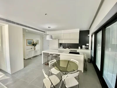 Quartier résidentiel Emplacement idéal ! joli 3 pièces à vendre, entièrement meublé, hayarkon, tel aviv
