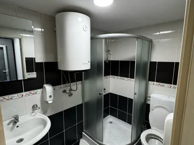 Handel Poslovni prostor 160 m² na Izdavanje – Capital Plaza, Podgorica