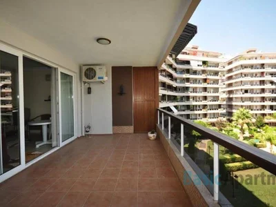 Dzielnica mieszkaniowa Contemporary apartment in well managed complex