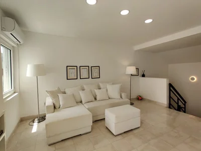 Wohnviertel Stan 92 m² na Prodaju – Petrovac, Budva
