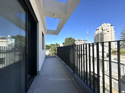 Barrio residencial Avec terrasse calme proche de la mer immeuble neuf avec ascenseur A ne pas manquer bien agence clair spacieux magnifique renove
