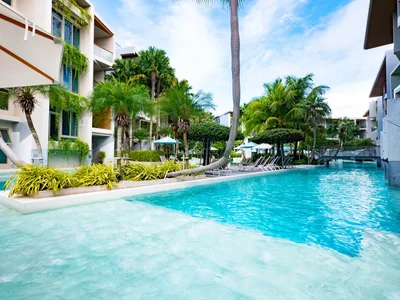 Жилой комплекс Wyndham Grand Phuket Nai Harn Beach