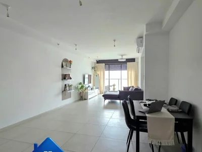 Residential quarter A vendre a bat yam spacieux 3 pieces avec mamad et balcon