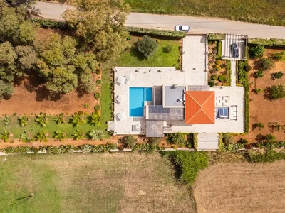 Villa Kamennaa villa Posejdon s bassejnom