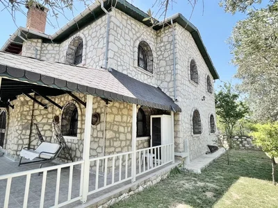 Hütte Stone House 