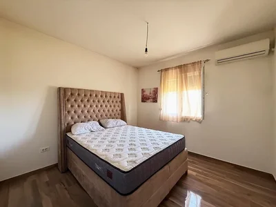 Hütte Kuća 137 m² na Izdavanje – Donji Kokoti, Podgorica
