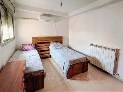 Dzielnica mieszkaniowa Appartement familial 4 pieces avec terrasse souccah carree ideale jerusalem immobilier 026786595