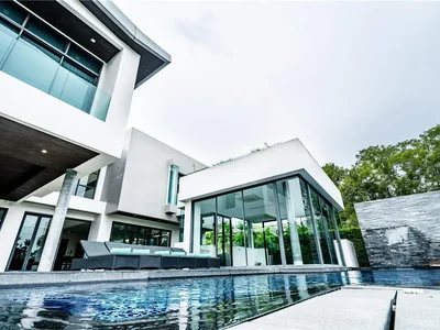 Villa Laguna Homes