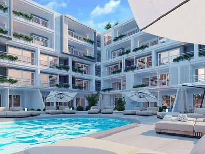 Жилой комплекс Комплекс Babylon Sky Garden II в 250 метрах от пляжа Раваи.