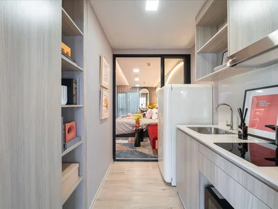 Complejo residencial Residential complex with a large swimming pool, a spa and a co-working area, Bangkok, Thailand