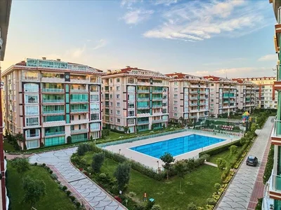 Zespół mieszkaniowy Residence with swimming pools close to a beach and marina, Istanbul, Turkey
