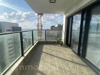 Residential quarter A ne pas manquer avec terrasse bel appartement bien agence bon emplacement dans un bel immeuble etage haut avec vue proche de la mer spacieux vue sur la mer