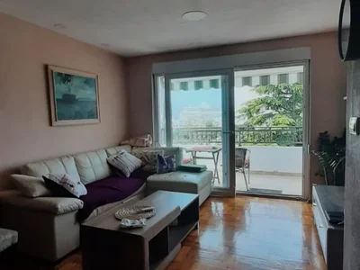 Wohnviertel Stan 60 m² na Izdavanje – Centar, Bar