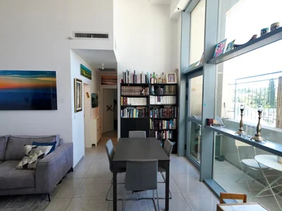 Quartier résidentiel Magnifique mini-penthouse à vendre – bustan baka, jérusalem