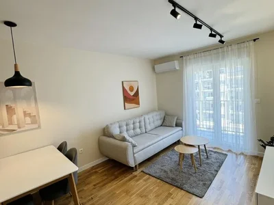 Wohnviertel Stan 40 m² na Izdavanje – Pobrežje, Podgorica