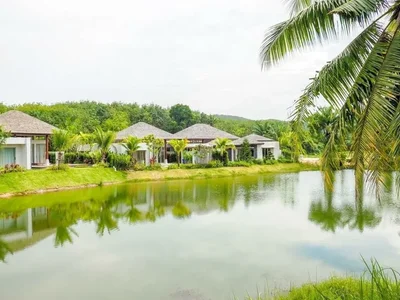 Complejo residencial New residential complex of villas with swimming pools in Phuket, Thailand