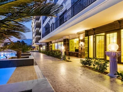 Zespół mieszkaniowy Furnished 1+1 apartment in Toprak Palace complex on the seafront.