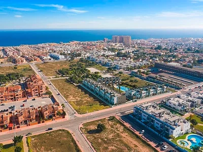 Edificio de apartamentos Elegantes apartamentos con jardín o solárium en Torrevieja