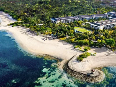 Complexe résidentiel New residential complex of villas and apartments on the ocean shore in Nusa Dui, Bali, Indonesia