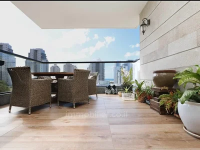 Quartier résidentiel À vendre – superbe appartement 5 pieces rehov mishpakhat malevski  - 
ir yamim (netanya)