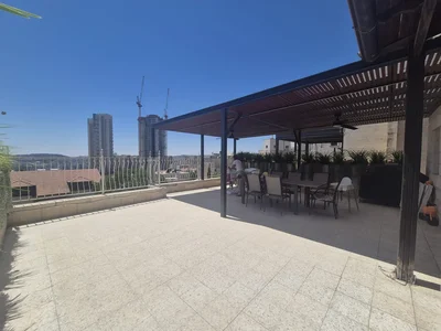 Жилой квартал Cottage triplex avec jardin a ramat sharett