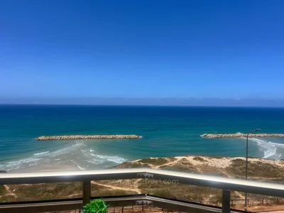 Residential quarter Avec terrasse balcon sur la mer clair vue sur la mer