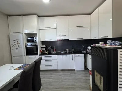 Hütte Kuća 200 m² na Prodaju – Gornja Gorica, Podgorica