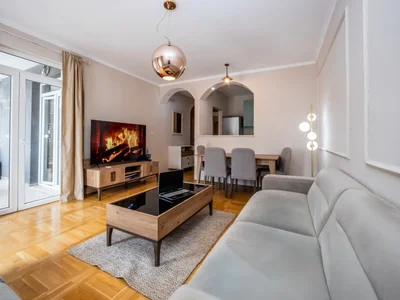 Wohnviertel Stan 70 m² na Prodaju – Centar, Cetinje
