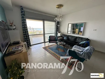 Quartier résidentiel Au centre, vue sur la mer