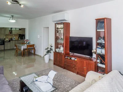 Residential quarter Beau potentiel au centre de nahariya