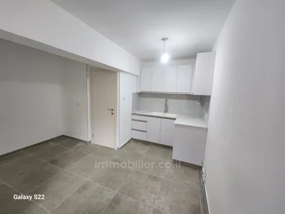 Wohnviertel Superbe 2 pieces remis a neuf ideal pour jeune couple