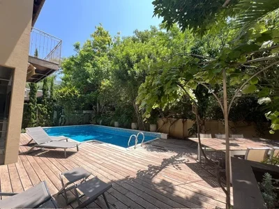 Barrio residencial Magnifique villa construite sur 4 niveaux avec piscine a vendre au coeur de raanana