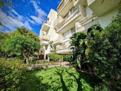 Dzielnica mieszkaniowa Au centre avec terrasse bel appartement calme