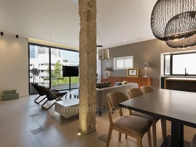 Residential quarter Magnifique 4 pieces renove immeuble renove