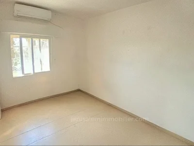 Residential quarter Rez de jardin rare avec jardin privatif cadastre au coeur de beit hakerem jerusalem immobilier 026786595
