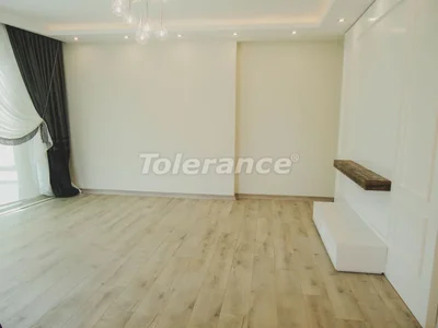Wohnanlage Geräumige Wohnungen in Tece, Mersin in einer Anlage mit reicher Infrastruktur in der Nähe des Meeres.