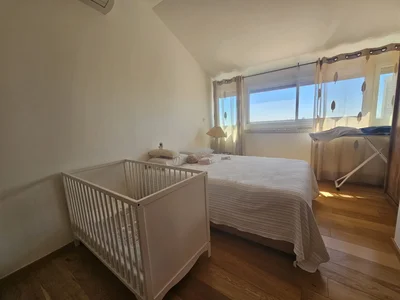 Жилой квартал Cottage triplex avec jardin a ramat sharett