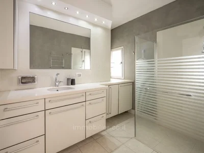 Residential quarter Duplex situe quartier bougrashov a 15 min de la mer parking ascenseur terrasse 45 m