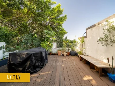 Quartier résidentiel Superbe duplex avec 45m2 de toit en plein coeur de tel aviv