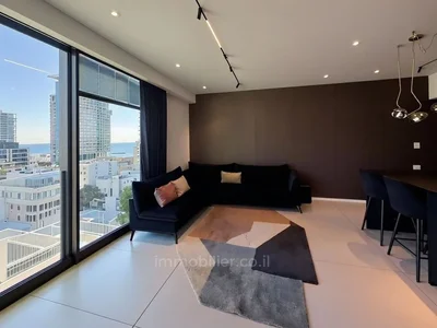 Dzielnica mieszkaniowa Appartement meuble et luxueux de 3 pieces a cote de la plage de geula a tel aviv