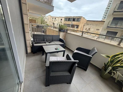 Residential quarter Limite de neve tzedek 2 pieces