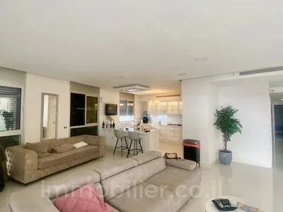 Barrio residencial Avec terrasse bel appartement bien agence bon emplacement dans un bel immeuble grand proche de la mer spacieux