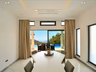 Zespół mieszkaniowy Villa with two swimming pools, a garden and a kids' playground, Kalkan, Turkey