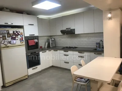 Dzielnica mieszkaniowa Appartement entierement renove de 4 pieces 84m2 ramot alef jerusalem