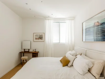 Жилой квартал Au centre avec terrasse bon emplacement dans rue calme renove